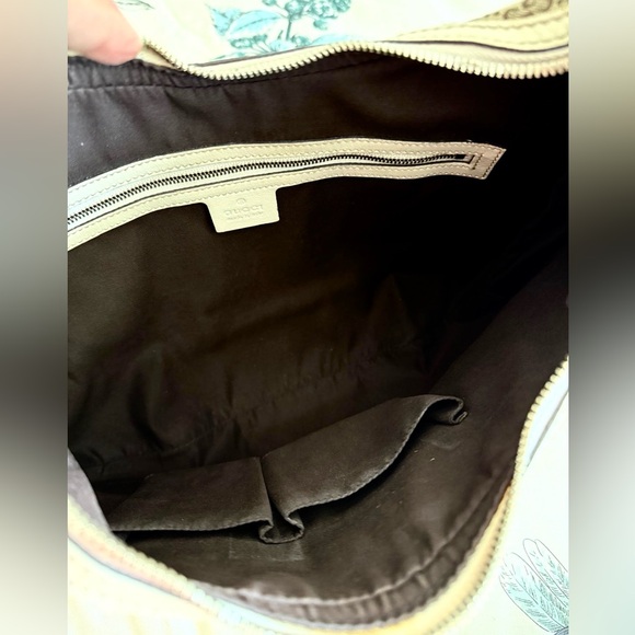 Gucci Classic Monogram with White GG Design Shoulder Bag - Picture 7 of 8